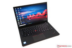 Recensione del computer portatile Lenovo ThinkPad X1 Carbon 2019. Modello di test gentilmente fornito da Lenovo Germany.