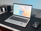 Recensione del portatile HP EliteBook 645 G9: Un portatile da ufficio compatto e robusto con potenziale (inutilizzato)