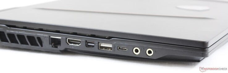 A sinistra: Kensington Lock, 1 Gbps RJ-45, Mini-DisplayPort, USB Type-A 3.2 Gen 2, USB Type-C 3.2 Gen. 2, jack 3.5 mm cuffie, jack 3.5 mm microfono