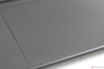 Il Clickpad non ha il rivestimento in argento lucido come quello del Dragonfly G3