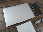 Recensione del portatile ThinkPad Z13 Gen 2: La risposta di Lenovo al Dell XPS 13