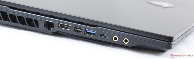 Lato sinistro: Kensington Lock, RJ-45, HDMI 1.4, Mini-DisplayPort, USB 3.1, USB 3.1 Type-C Gen. 1, cuffie 3.5 mm, cuffie 3.5 mm (SPDIF)