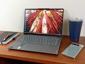 Recensione del computer portatile Lenovo Yoga Slim 7 14 G9: Nuovo formato più piccolo con tasto Co-Pilot integrato
