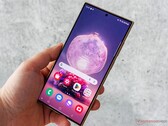 Il Samsung Galaxy S24 Ultra dura a malapena la metà del suo predecessore nelle applicazioni di social media. (Immagine: Notebookcheck)