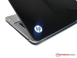 Il logo HP illuminato indica lo stato del laptop