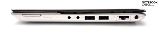 Destra: Cardreader, audio, 2 USB 2.0, RJ-45, DC-in