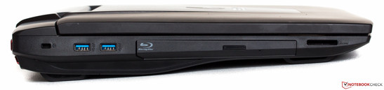 Lato Sinistro: Kensington, 2x USB 3.0, Blu-ray, SD-card reader