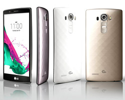 LG G4 con retro in plastica disponibile in differenti colori