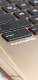 La tastiera è una SteelSeries con un layout insolito.