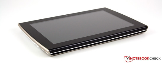 Asus Eee Pad Slider SL101 32 GB: tutto in un tablet Android con connettività elevata e buona autonomia della batteria.