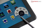 Una selezione dei comandi S Pen appare quando si mantiene il pennino sopra il tablet e si preme il pulsante su di esso.