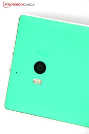 Colorato ed elegante, il Lumia 930.