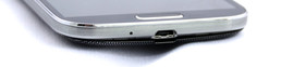 Lato Inferiore: porta micro USB 2.0