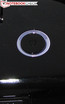 Il pulsante di alimentazione è circondato da un anello illuminato.
