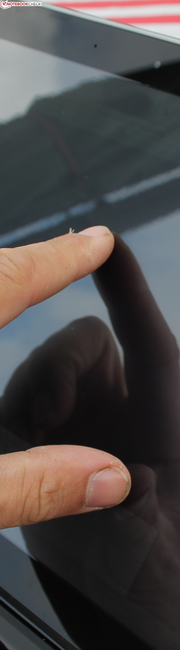 Lenovo IdeaPad U430 Touch: il pannello touch reagisce rapidamente ma attrae le impronte digitali.