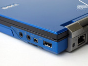 Oltre alla classica porta USB, il case ha anche una porta seriale combinata USB/eSATA, una Firewire e le consuete connessioni da 3.5 mm per cuffie e microfono.