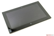 Il tablet ha uno schermo ISP da 10.1" con una luminosità massima di 650 cd/m².