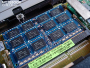 Due moduli da 2048 MB provvedono 4 GB totali di RAM DDR3