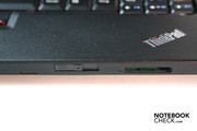 Un lettore di schede per SD, MMC e Memory Stick è sul fronte