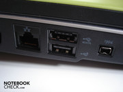 Inoltre, una LAN RJ-45 gigabit, una combo eSATA/USB 2.0, una USB 2.0 ed una Firewire