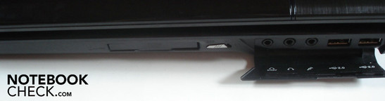 Lato destro: ExpressCard da 54mm, selettore WLAN/Bluetooth, 3x audio, 2x USB 2.0