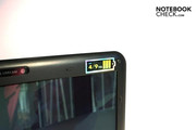 Samsung promette un'autonomia fino a 4 ore con la batteria più piccola.