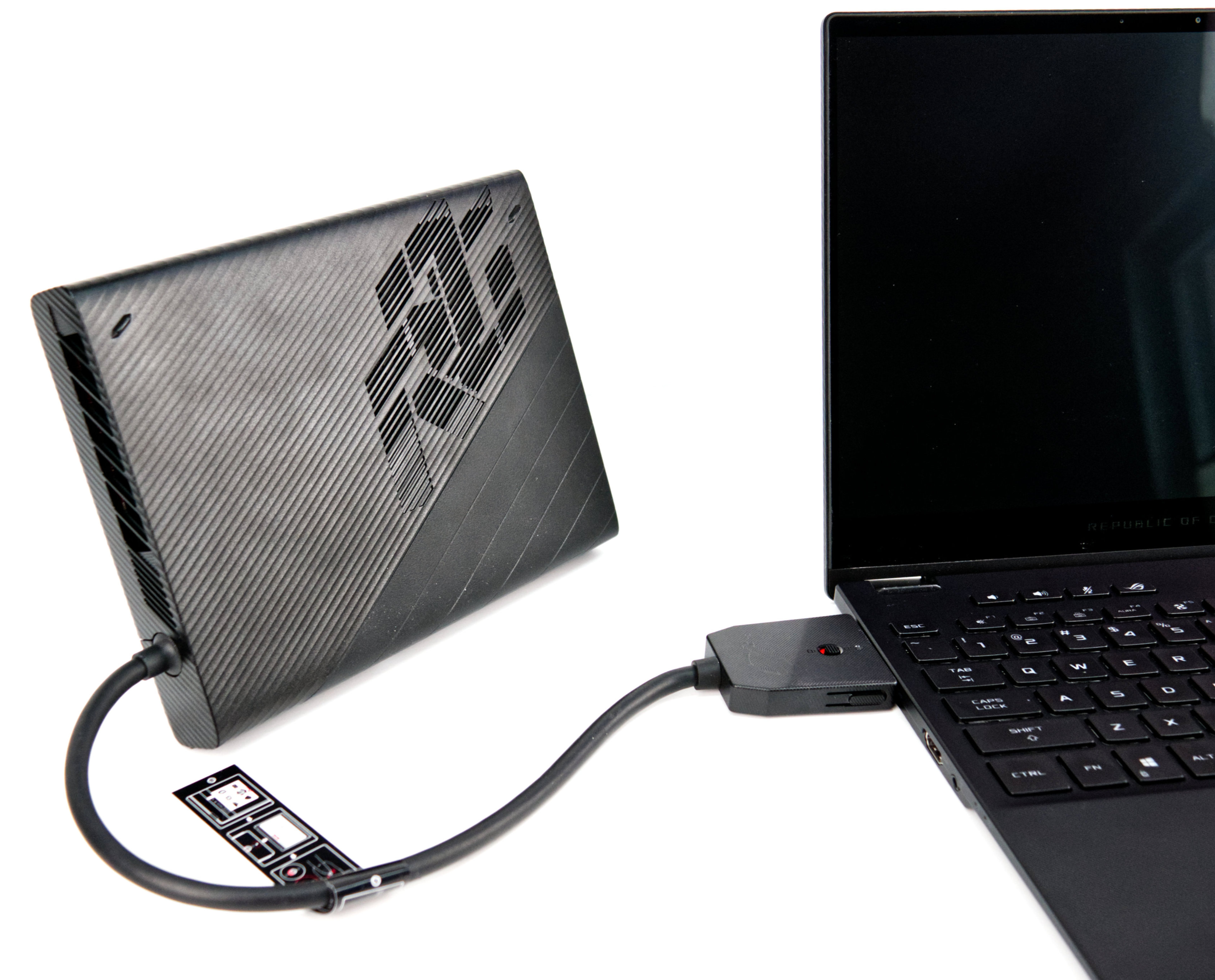 Recensione dell'Asus ROG XG Mobile convertibile gaming con AMD Ryzen