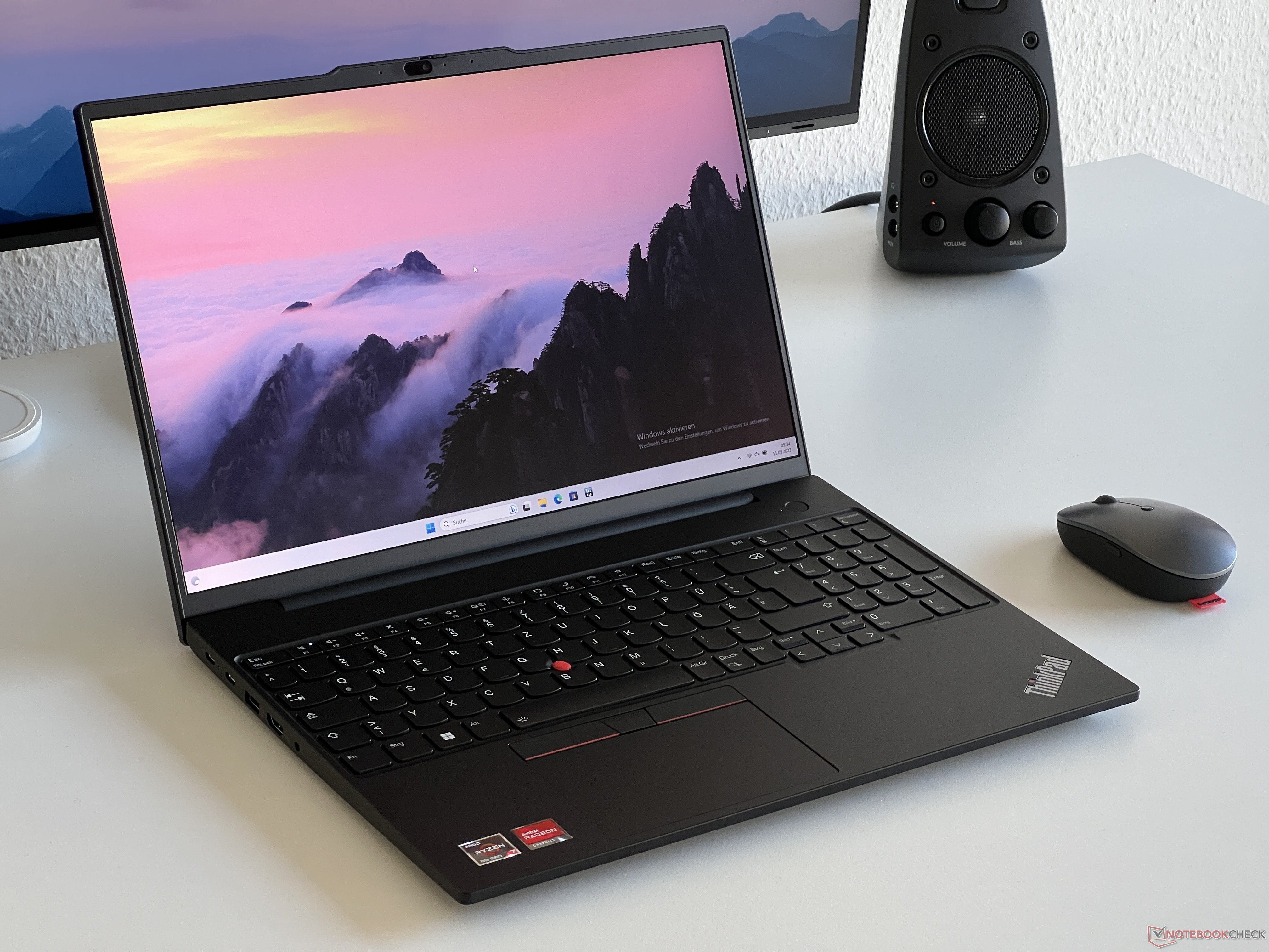 Recensione del Lenovo ThinkPad E16 G1 AMD - Grande portatile