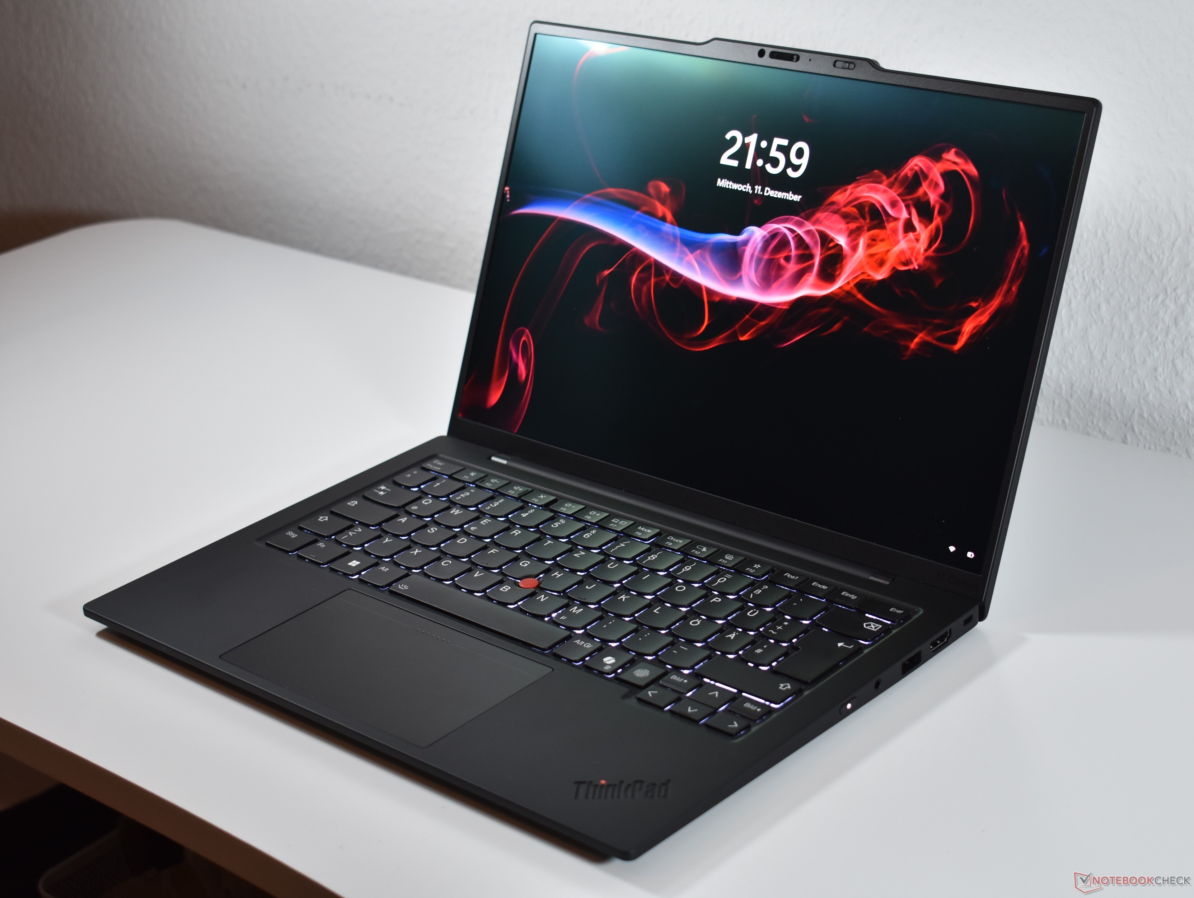 Recensione del notebook Lenovo ThinkPad X1 Carbon Gen 13 Aura