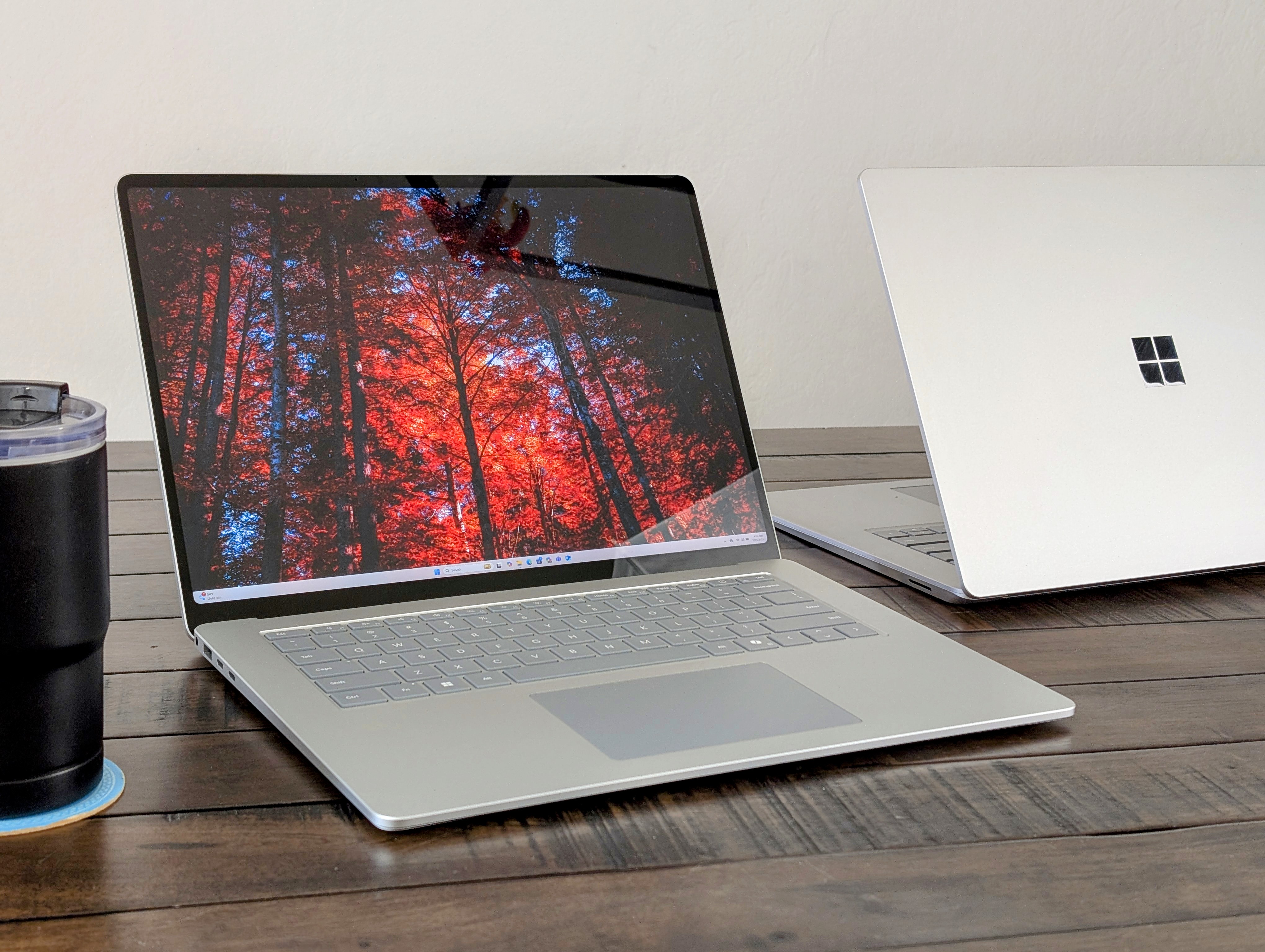 Recensione del Microsoft Surface Laptop Studio: Concept interessante con una lenta CPU Intel