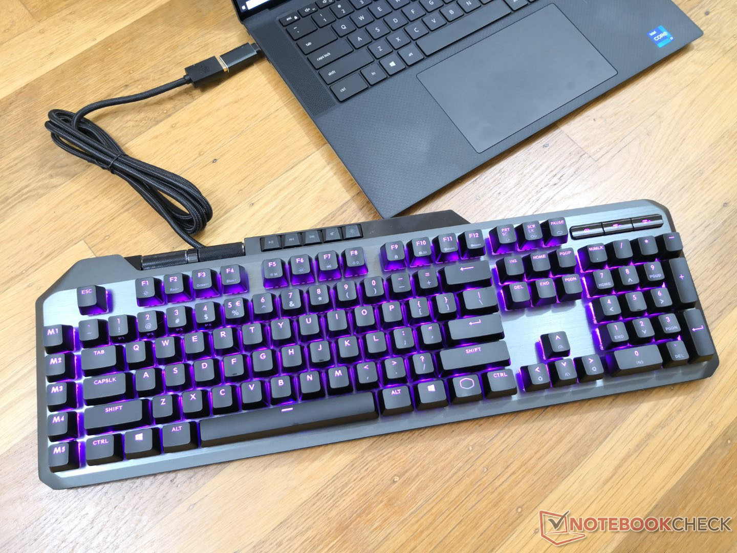 La tastiera Cooler Master MK850 IR vuole rendere obsoleti i controller di  Playstation e XBox -  News