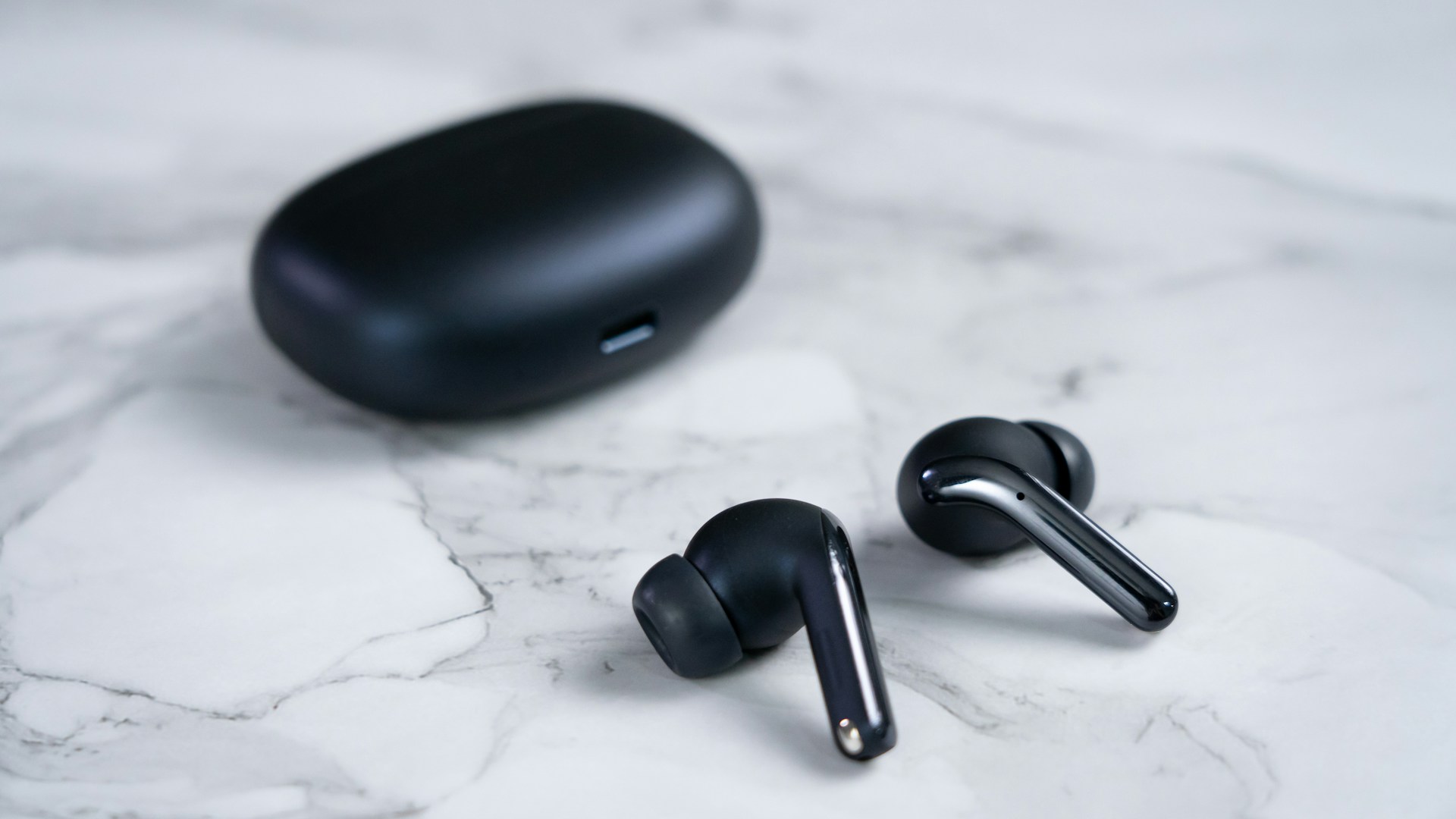 Xiaomi Buds 3T Pro (Fonte: Amanz - Unsplash)