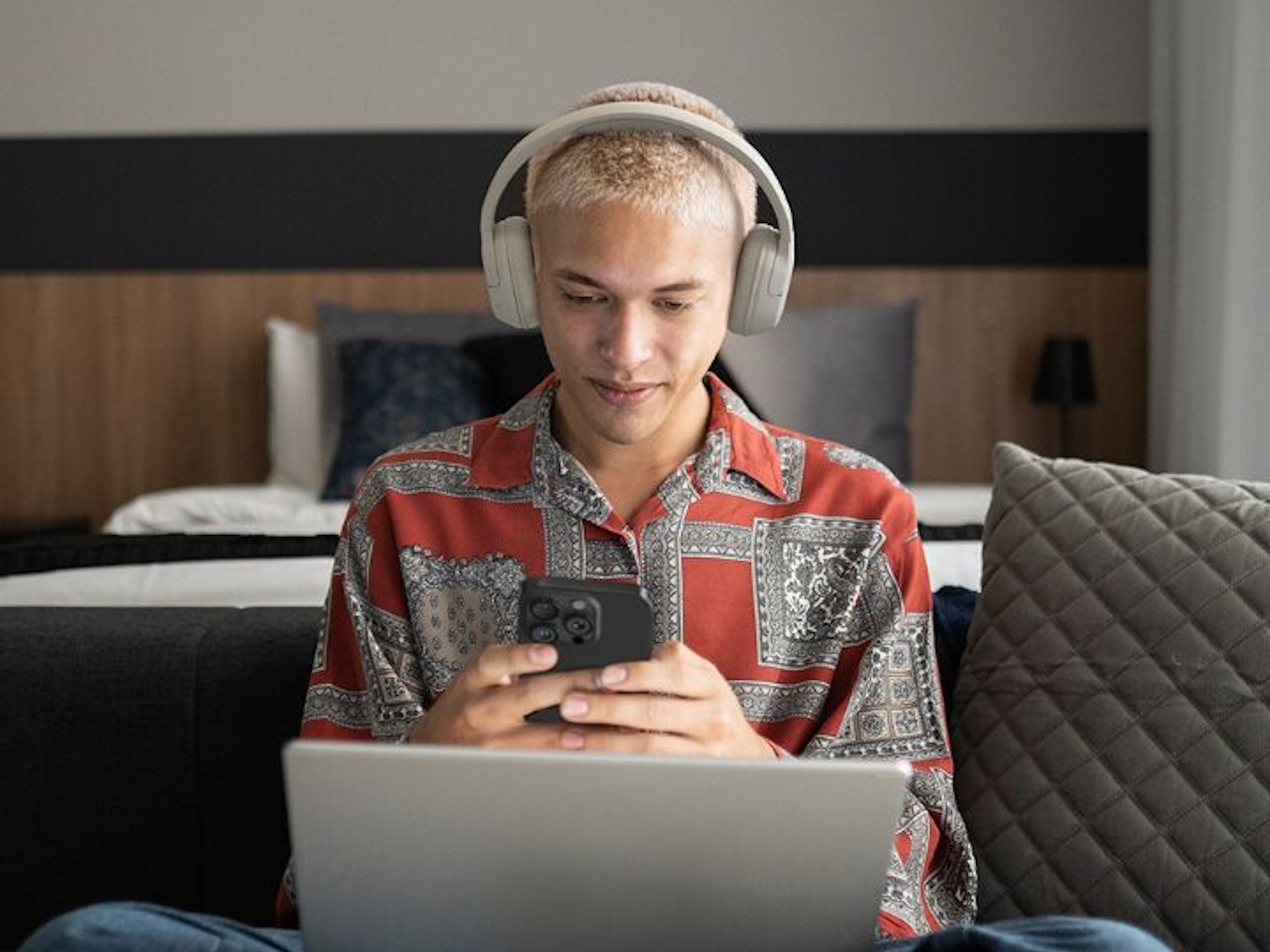 AeroBand Z002 Cuffie Over-ear Bluetooth 5.3 – Bassi Profondi, 40 Ore Di Batteria, Pieghevoli, Con Microfono E Memory Foam