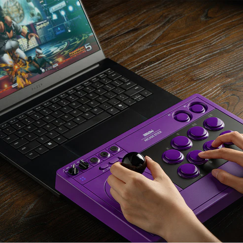 L'Arcade Stick di 8BitDo è compatibile con i PC Windows.
