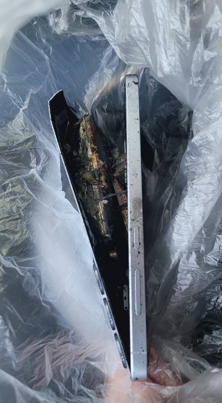 Samsung Galaxy S25 Plus bruciato (Fonte immagine: forum della comunità Samsung di Chuizan)