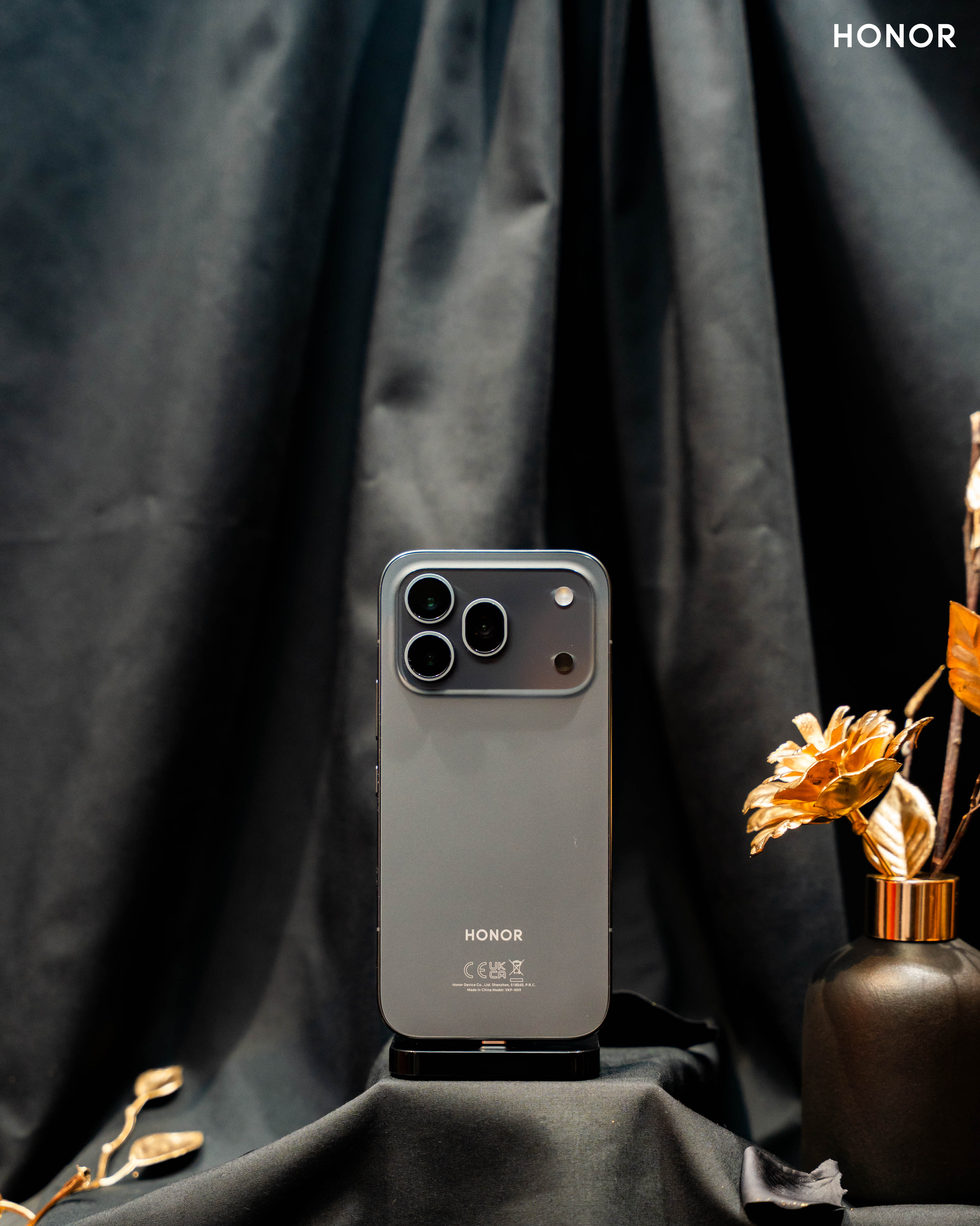 Honor 600 Pro vanta un'ampia batteria da 7.000 mAh con supporto di ricarica cablata da 80 W