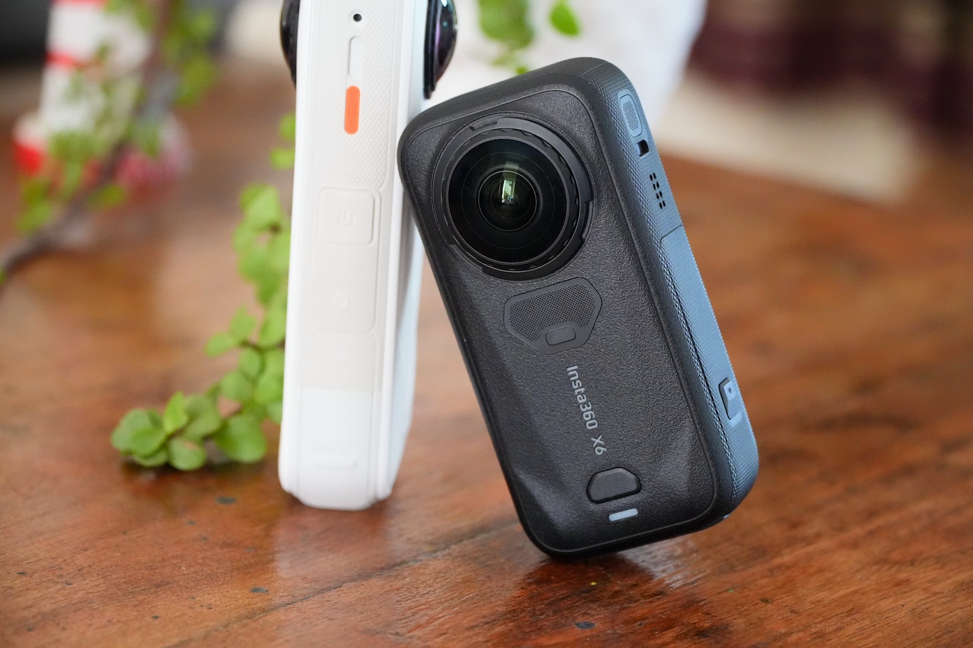 Immagine teaser di Insta360 X6