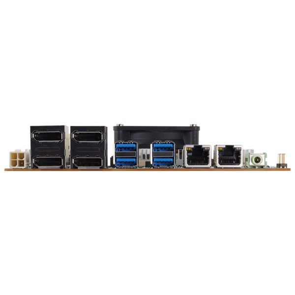 La scheda madre è dotata di ben quattro uscite DisplayPort 1.4.