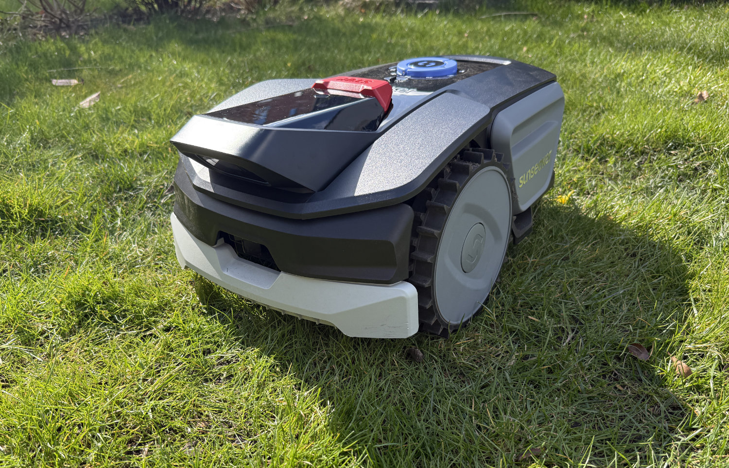 Recensione del rasaerba robot Sunseeker V1 2026