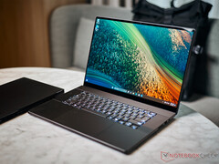 ProArt P16 ha ricevuto diversi aggiornamenti dal suo lancio originale, avvenuto più di un anno fa. (Fonte: Notebookcheck)