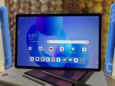Attualmente, Lenovo offre l'Idea Tab Plus in un bundle con uno stilo a 290 dollari. (Fonte: Notebookcheck)