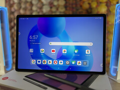 Attualmente, Lenovo offre l&#039;Idea Tab Plus in un bundle con uno stilo a 290 dollari. (Fonte: Notebookcheck)