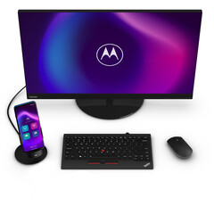 Il Motorola Moto G100 può essere facilmente collegato a un monitor per poi offrire una speciale modalità desktop.