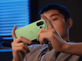 Secondo quanto riferito, il display di OnePlus 16 utilizzerà un nuovo materiale luminescente BOE X4, sviluppato congiuntamente da OnePlus e BOE.
