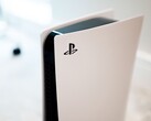 Avrai bisogno di più di un'altra batteria CR2032 quando sostituisci il CMOS di una PlayStation 5. (Fonte: Charles Sims)