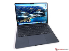 Il MacBook Air 2022 con il chip Apple M2 ha un nuovo design. (Fonte: Notebookcheck)