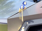 Potenza di chiusura del bagagliaio del Cybertruck (immagine: Jeremy Judkings/X)
