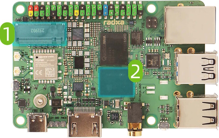 Una vista dei pin I/O e del modulo di memoria