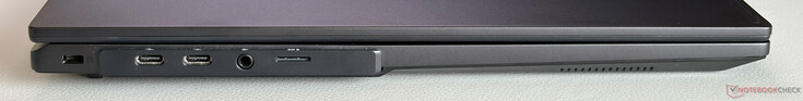 A sinistra: lucchetto Kensington, 2 porte USB-C 4.0 con Thunderbolt 4 (40 Gbps, DisplayPort 2.1, Power Delivery), jack stereo da 3,5 mm, lettore di schede microSD