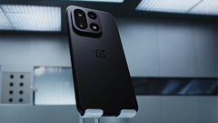 L'ammiraglia OnePlus 15. (Fonte: OnePlus)